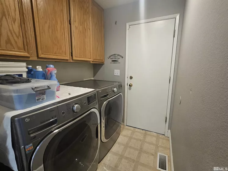 8075 Shifting Sands, Reno, Nevada 89506, 4 Bedrooms Bedrooms, ,2 BathroomsBathrooms,Residential,Residential,Shifting Sands,240005920