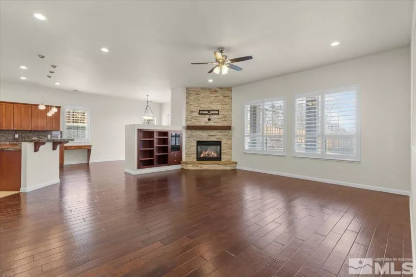 6131 Axis, Sparks, Nevada 89436, 4 Bedrooms Bedrooms, ,3 BathroomsBathrooms,Residential,Residential,Axis,250004465