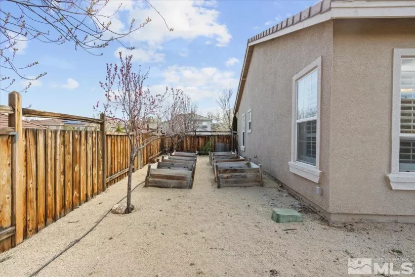 6131 Axis, Sparks, Nevada 89436, 4 Bedrooms Bedrooms, ,3 BathroomsBathrooms,Residential,Residential,Axis,250004465
