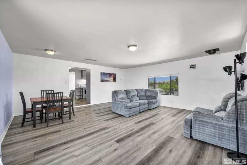 5550 Dolores, Sparks, Nevada 89436, 3 Bedrooms Bedrooms, ,1 BathroomBathrooms,Residential,Residential,Dolores,250006026