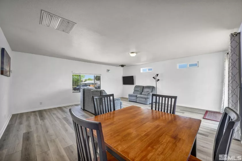 5550 Dolores, Sparks, Nevada 89436, 3 Bedrooms Bedrooms, ,1 BathroomBathrooms,Residential,Residential,Dolores,250006026
