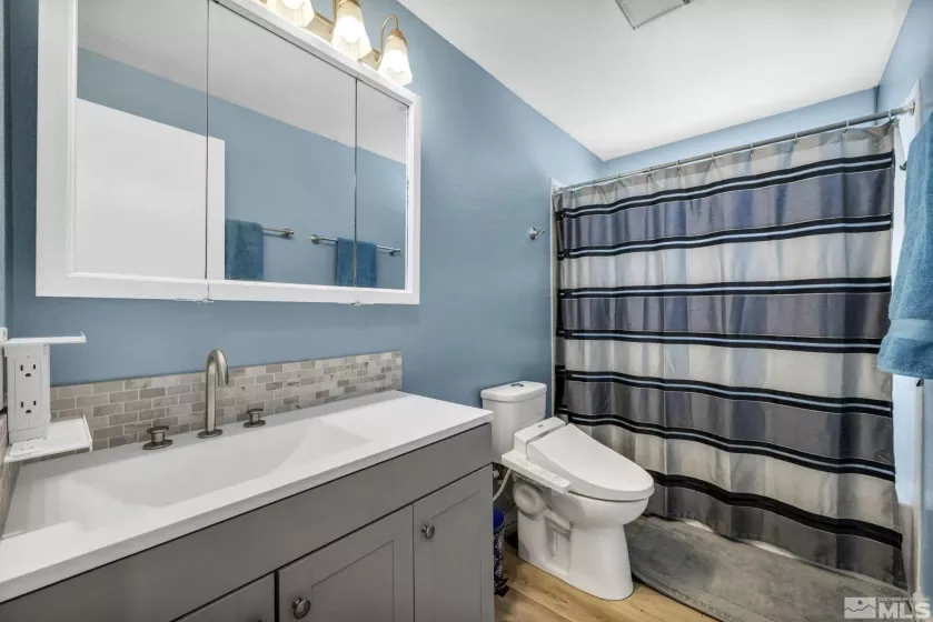 5550 Dolores, Sparks, Nevada 89436, 3 Bedrooms Bedrooms, ,1 BathroomBathrooms,Residential,Residential,Dolores,250006026