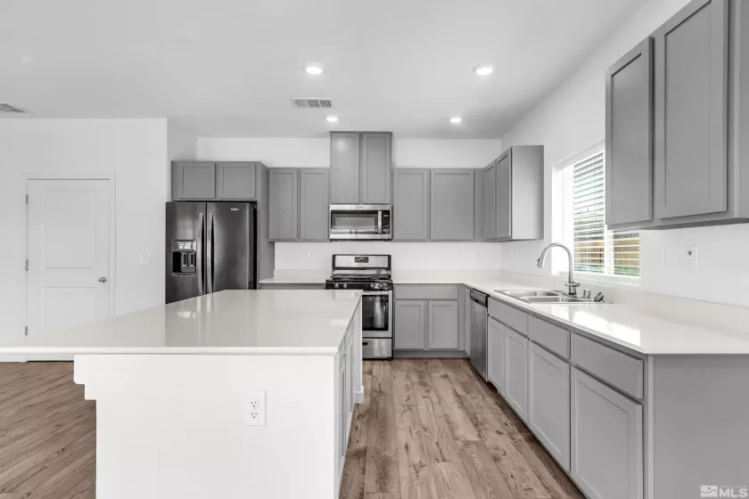 1368 Old Barn, Sparks, Nevada 89436, 4 Bedrooms Bedrooms, ,3 BathroomsBathrooms,Residential,Residential,Old Barn,250006043