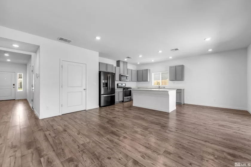 1368 Old Barn, Sparks, Nevada 89436, 4 Bedrooms Bedrooms, ,3 BathroomsBathrooms,Residential,Residential,Old Barn,250006043