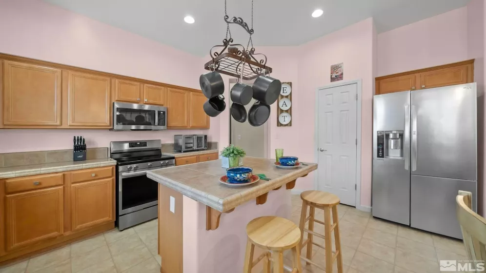 7354 Phoenix, Sparks, Nevada 89436, 4 Bedrooms Bedrooms, ,3 BathroomsBathrooms,Residential,Residential,Phoenix,250006042