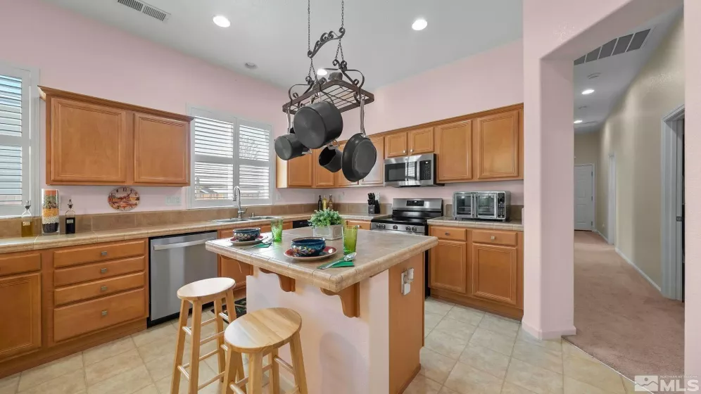 7354 Phoenix, Sparks, Nevada 89436, 4 Bedrooms Bedrooms, ,3 BathroomsBathrooms,Residential,Residential,Phoenix,250006042