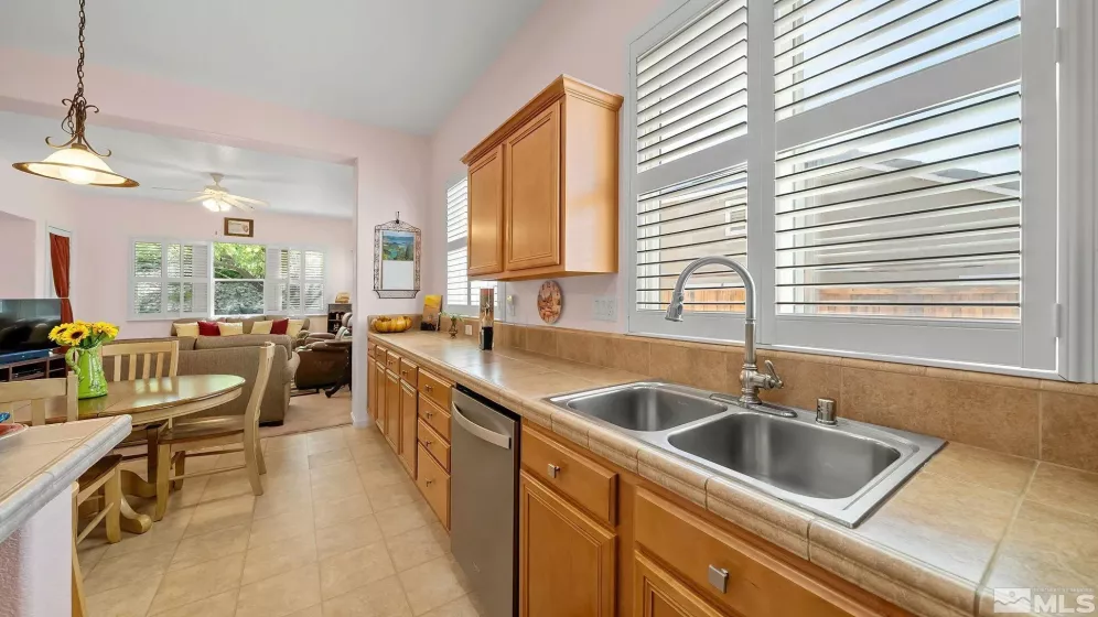7354 Phoenix, Sparks, Nevada 89436, 4 Bedrooms Bedrooms, ,3 BathroomsBathrooms,Residential,Residential,Phoenix,250006042