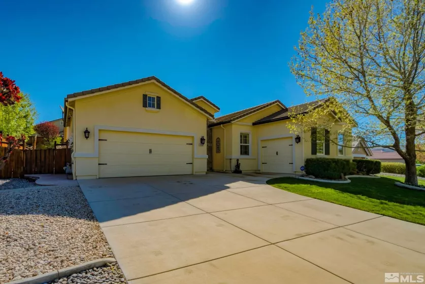 7354 Phoenix, Sparks, Nevada 89436, 4 Bedrooms Bedrooms, ,3 BathroomsBathrooms,Residential,Residential,Phoenix,250006042