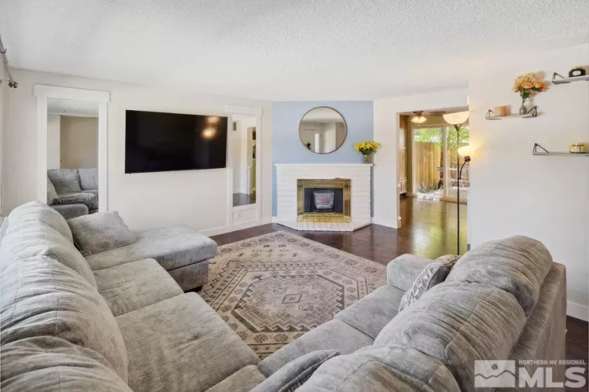 960 Cherry Tree, Sparks, Nevada 89434, 3 Bedrooms Bedrooms, ,2 BathroomsBathrooms,Residential,Residential,Cherry Tree,250006046