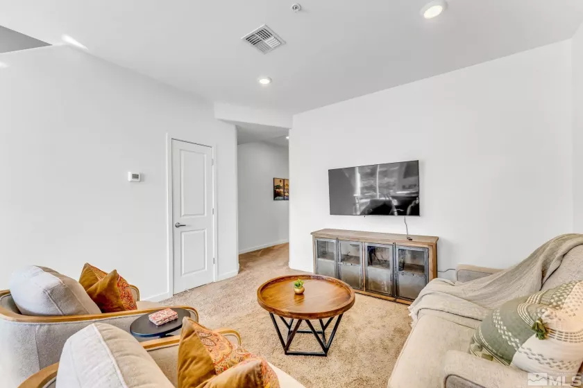 5065 Ronald, Reno, Nevada 89503, 2 Bedrooms Bedrooms, ,3 BathroomsBathrooms,Residential Lease,Manufactured,Ronald,250006048