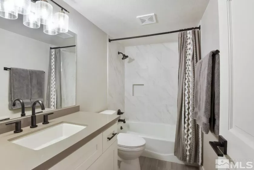 908 Harold, Incline Village, Nevada 89451, 2 Bedrooms Bedrooms, ,3 BathroomsBathrooms,Residential,Residential,Harold,240014313