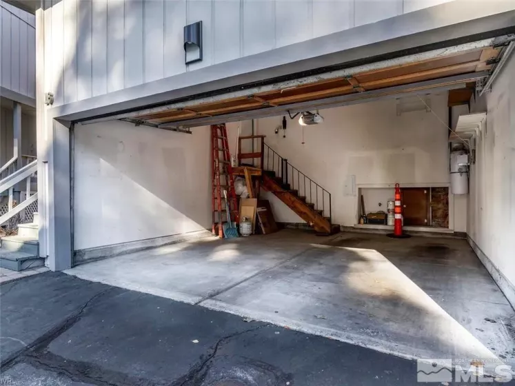 908 Harold, Incline Village, Nevada 89451, 2 Bedrooms Bedrooms, ,3 BathroomsBathrooms,Residential,Residential,Harold,240014313