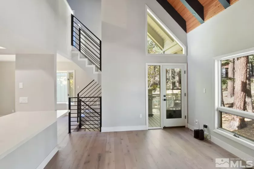 908 Harold, Incline Village, Nevada 89451, 2 Bedrooms Bedrooms, ,3 BathroomsBathrooms,Residential,Residential,Harold,240014313