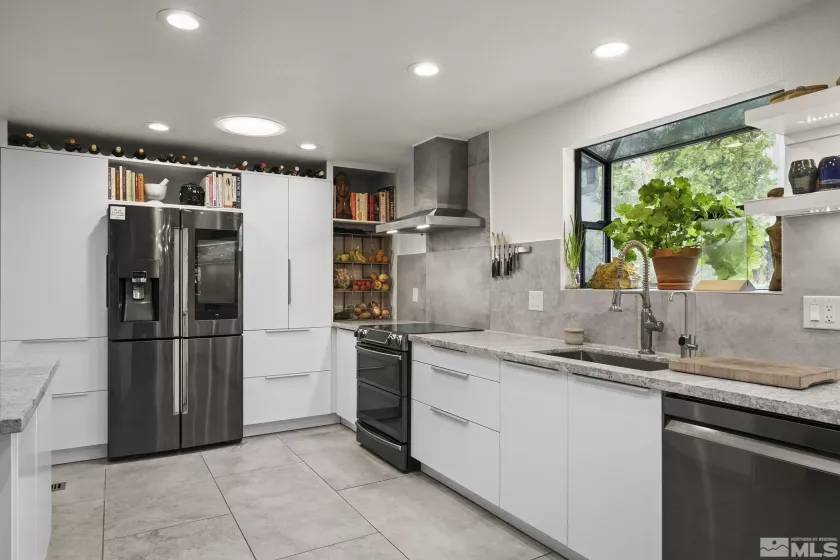 3255 Corey, Reno, Nevada 89509, 5 Bedrooms Bedrooms, ,3 BathroomsBathrooms,Residential,Residential,Corey,250006060