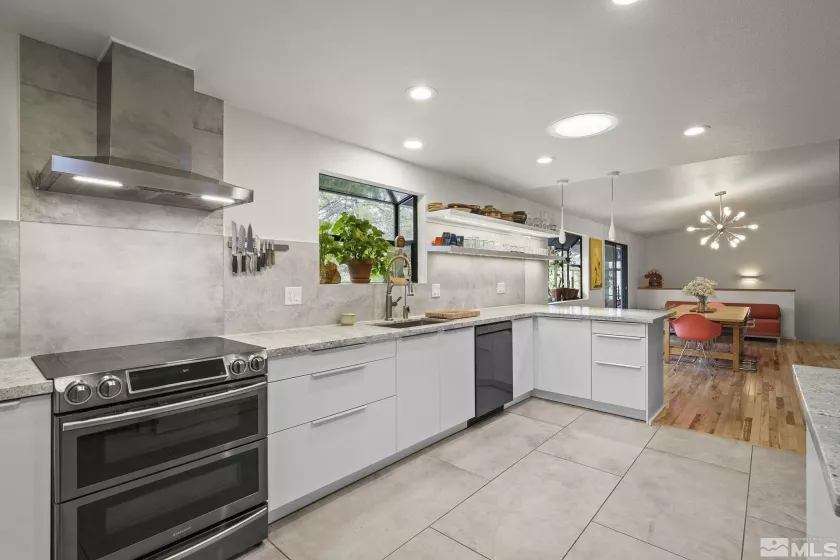 3255 Corey, Reno, Nevada 89509, 5 Bedrooms Bedrooms, ,3 BathroomsBathrooms,Residential,Residential,Corey,250006060