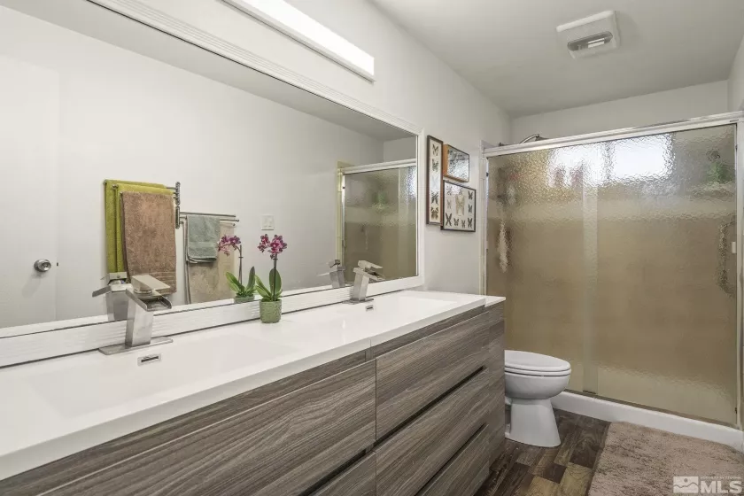 3255 Corey, Reno, Nevada 89509, 5 Bedrooms Bedrooms, ,3 BathroomsBathrooms,Residential,Residential,Corey,250006060