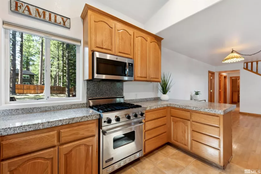 733 Cayuga, South Lake Tahoe, California 96150, 4 Bedrooms Bedrooms, ,3 BathroomsBathrooms,Residential,Residential,Cayuga,250006068