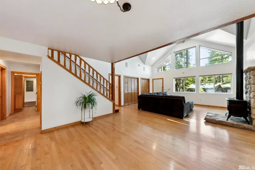 733 Cayuga, South Lake Tahoe, California 96150, 4 Bedrooms Bedrooms, ,3 BathroomsBathrooms,Residential,Residential,Cayuga,250006068