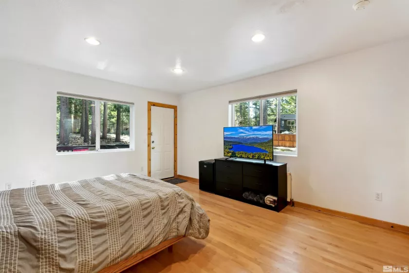 733 Cayuga, South Lake Tahoe, California 96150, 4 Bedrooms Bedrooms, ,3 BathroomsBathrooms,Residential,Residential,Cayuga,250006068
