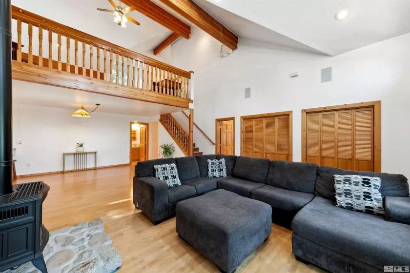 733 Cayuga, South Lake Tahoe, California 96150, 4 Bedrooms Bedrooms, ,3 BathroomsBathrooms,Residential,Residential,Cayuga,250006068