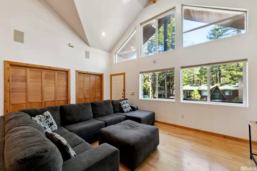 733 Cayuga, South Lake Tahoe, California 96150, 4 Bedrooms Bedrooms, ,3 BathroomsBathrooms,Residential,Residential,Cayuga,250006068