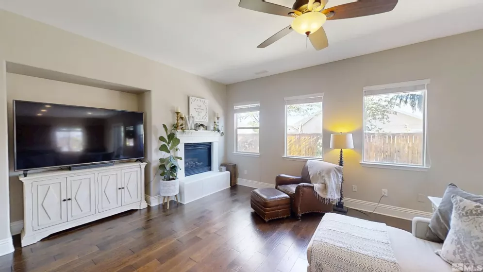 1304 Lambrusca, Sparks, Nevada 89436, 4 Bedrooms Bedrooms, ,3 BathroomsBathrooms,Residential,Residential,Lambrusca,250006019