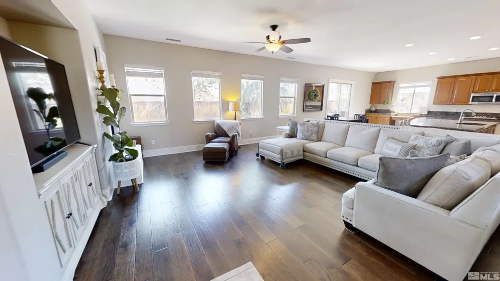 1304 Lambrusca, Sparks, Nevada 89436, 4 Bedrooms Bedrooms, ,3 BathroomsBathrooms,Residential,Residential,Lambrusca,250006019