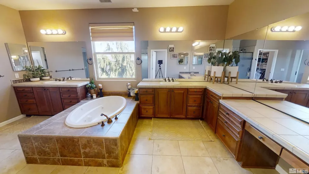 1304 Lambrusca, Sparks, Nevada 89436, 4 Bedrooms Bedrooms, ,3 BathroomsBathrooms,Residential,Residential,Lambrusca,250006019