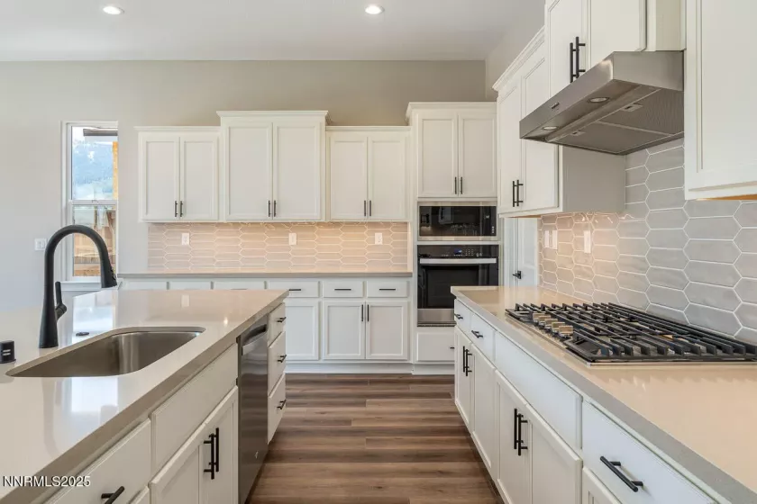 186 Commodore, Verdi, Nevada 89439, 3 Bedrooms Bedrooms, ,3 BathroomsBathrooms,Residential,Residential,Commodore,240011262