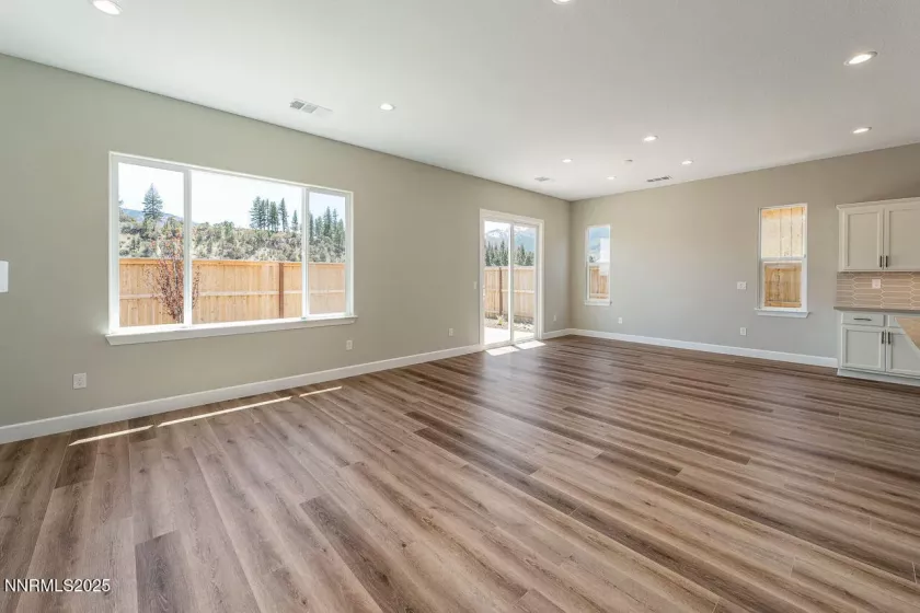 186 Commodore, Verdi, Nevada 89439, 3 Bedrooms Bedrooms, ,3 BathroomsBathrooms,Residential,Residential,Commodore,240011262