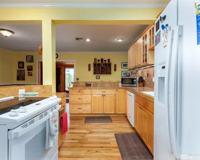804 Foothill, Gardnerville, Nevada 89460, 4 Bedrooms Bedrooms, ,4 BathroomsBathrooms,Residential,Residential,Foothill,250006021