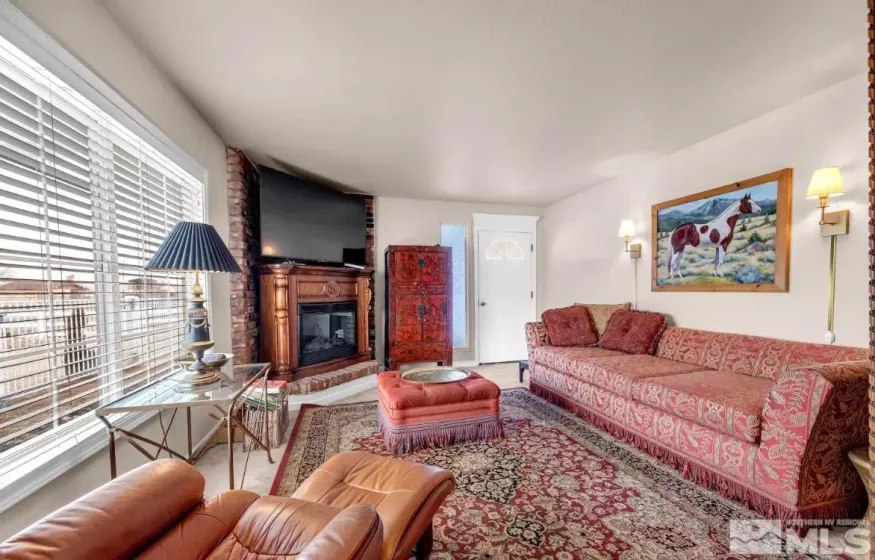 990 Riverview, Gardnerville, Nevada 89460, 5 Bedrooms Bedrooms, ,3 BathroomsBathrooms,Residential,Residential,Riverview,250006071