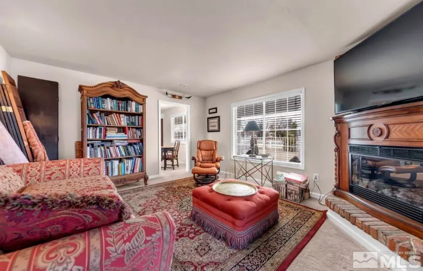 990 Riverview, Gardnerville, Nevada 89460, 5 Bedrooms Bedrooms, ,3 BathroomsBathrooms,Residential,Residential,Riverview,250006071