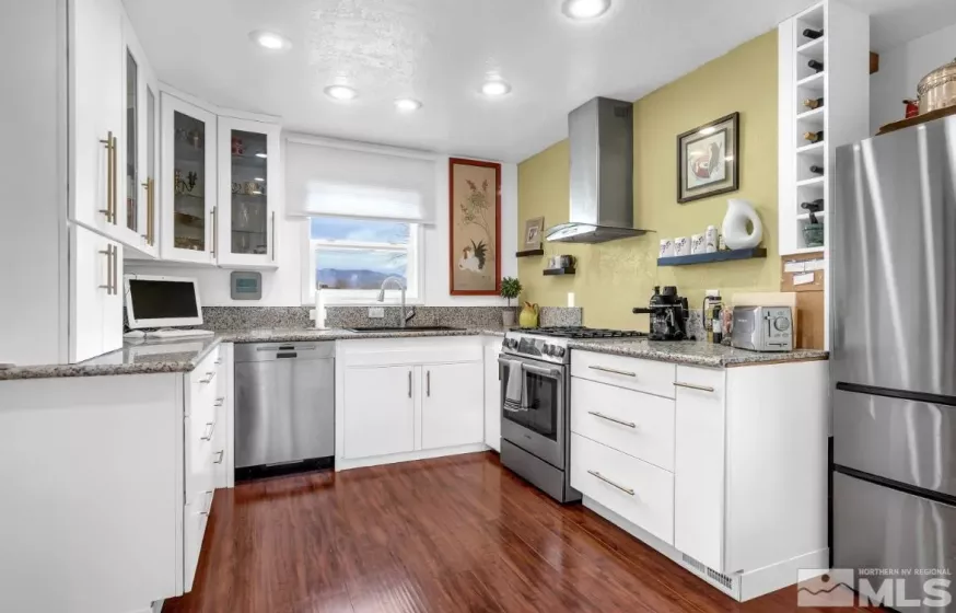 990 Riverview, Gardnerville, Nevada 89460, 5 Bedrooms Bedrooms, ,3 BathroomsBathrooms,Residential,Residential,Riverview,250006071