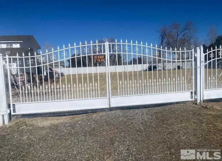 990 Riverview, Gardnerville, Nevada 89460, 5 Bedrooms Bedrooms, ,3 BathroomsBathrooms,Residential,Residential,Riverview,250006071