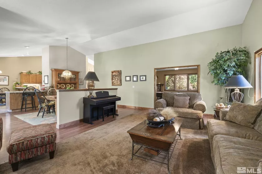 3020 Natalie, Reno, Nevada 89509, 4 Bedrooms Bedrooms, ,3 BathroomsBathrooms,Residential,Residential,Natalie,250006072