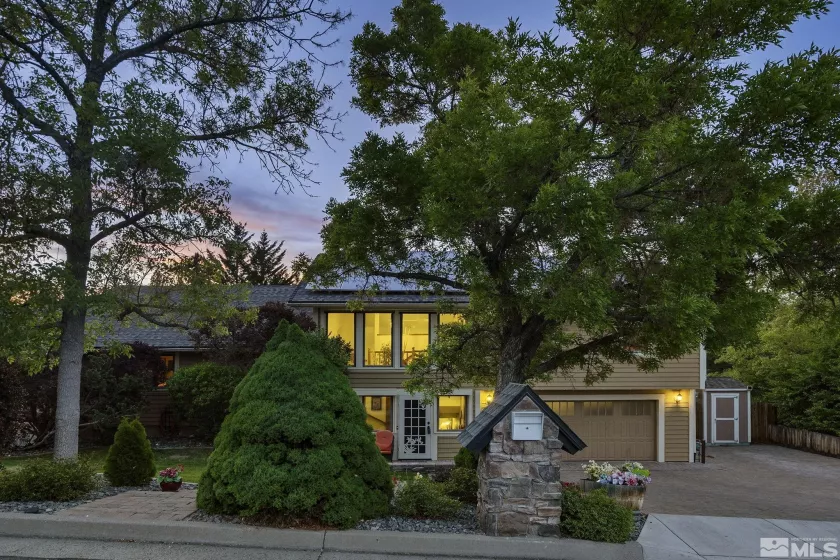 3020 Natalie, Reno, Nevada 89509, 4 Bedrooms Bedrooms, ,3 BathroomsBathrooms,Residential,Residential,Natalie,250006072