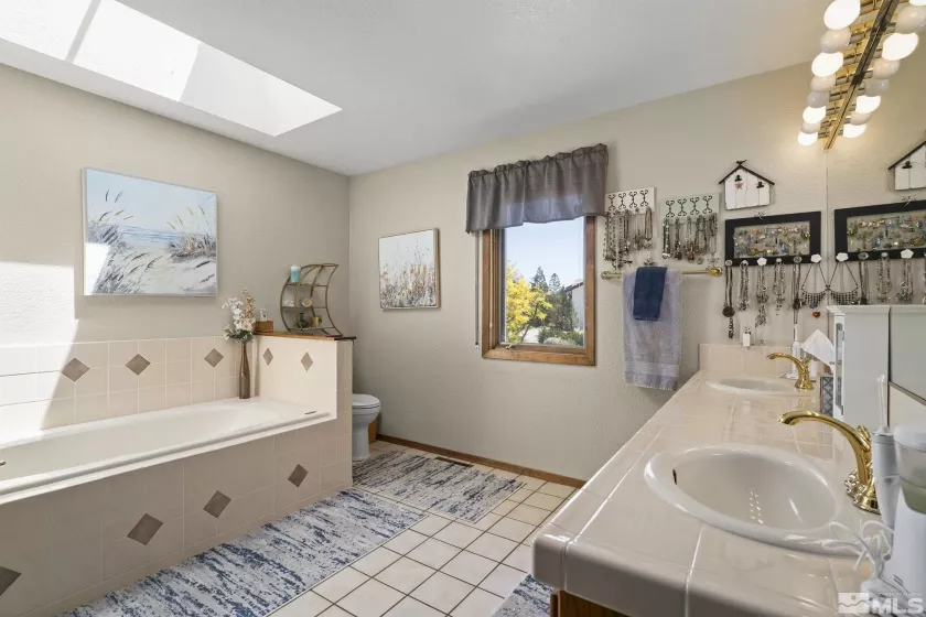 3020 Natalie, Reno, Nevada 89509, 4 Bedrooms Bedrooms, ,3 BathroomsBathrooms,Residential,Residential,Natalie,250006072