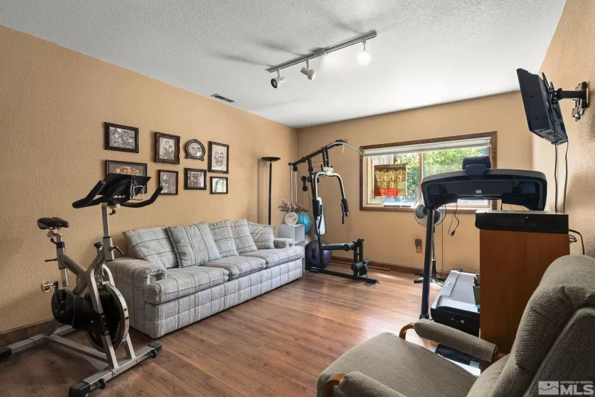 3020 Natalie, Reno, Nevada 89509, 4 Bedrooms Bedrooms, ,3 BathroomsBathrooms,Residential,Residential,Natalie,250006072