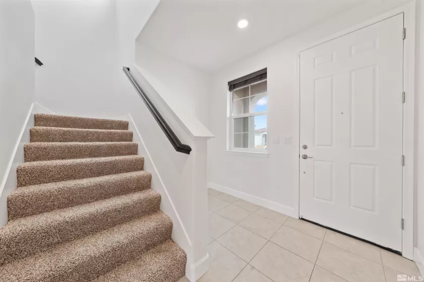 Entry/Foyer