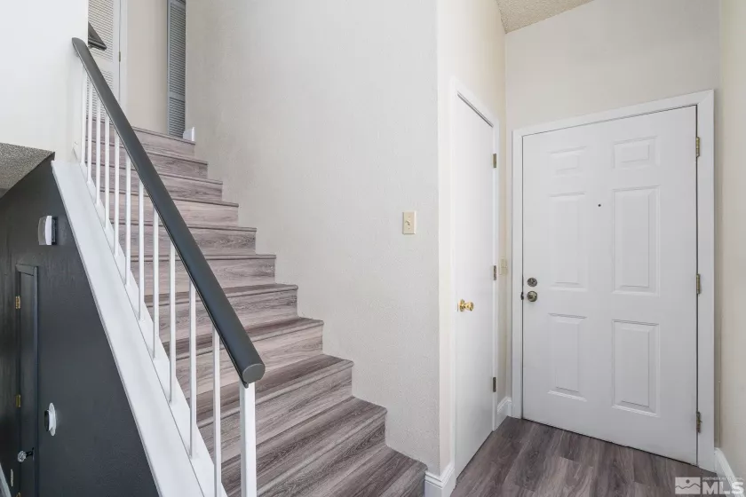Entry/Foyer