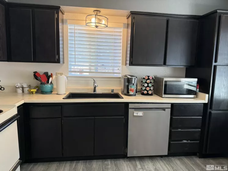 737 Hornet, Gardnerville, Nevada 89460, 3 Bedrooms Bedrooms, ,2 BathroomsBathrooms,Residential,Residential,Hornet,250006082