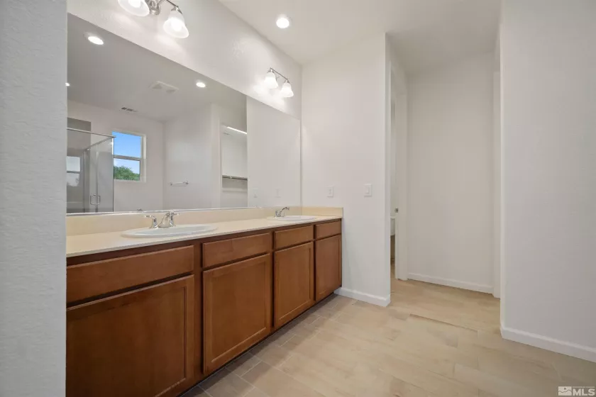 2252 Selway, Sparks, Nevada 89436, 4 Bedrooms Bedrooms, ,3 BathroomsBathrooms,Residential,Residential,Selway,250006088