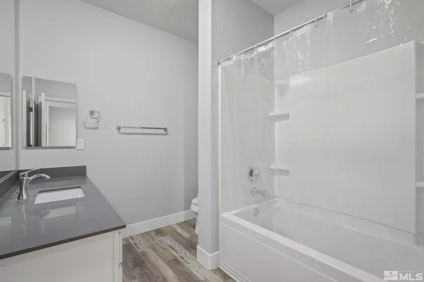 2738 Kettle, Sparks, Nevada 89436, 4 Bedrooms Bedrooms, ,3 BathroomsBathrooms,Residential,Residential,Kettle,250000316