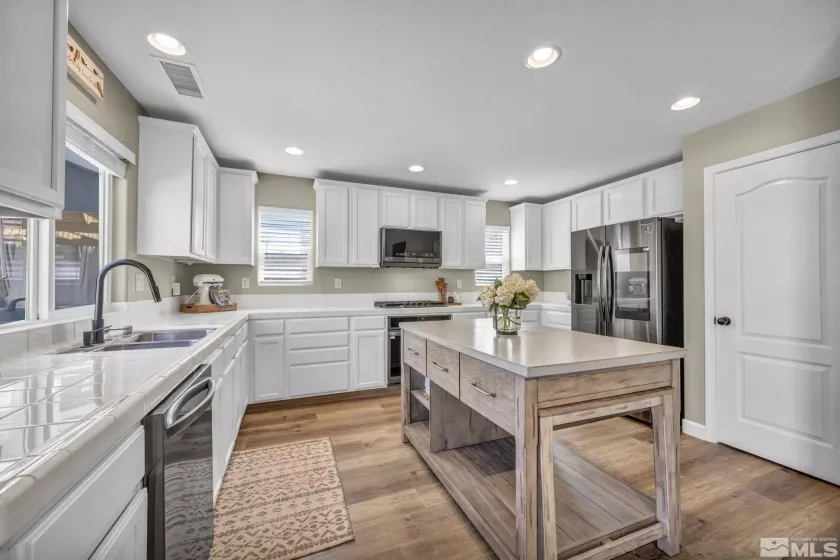 485 Sondrio, Reno, Nevada 89521, 4 Bedrooms Bedrooms, ,3 BathroomsBathrooms,Residential,Residential,Sondrio,250004390