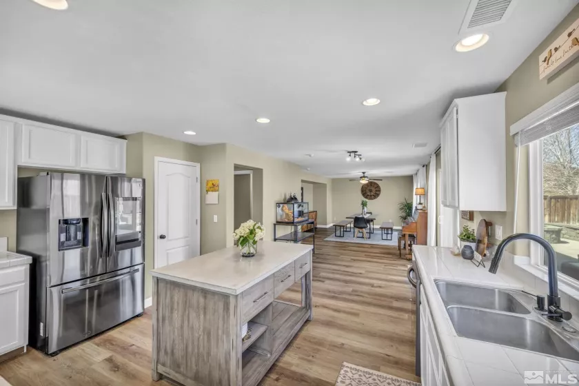 485 Sondrio, Reno, Nevada 89521, 4 Bedrooms Bedrooms, ,3 BathroomsBathrooms,Residential,Residential,Sondrio,250004390