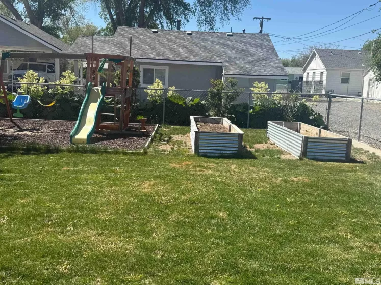 1645 Central, Lovelock, Nevada 89419, 4 Bedrooms Bedrooms, ,2 BathroomsBathrooms,Residential,Residential,Central,250005985