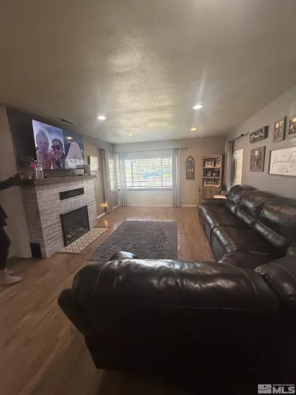 1645 Central, Lovelock, Nevada 89419, 4 Bedrooms Bedrooms, ,2 BathroomsBathrooms,Residential,Residential,Central,250005985