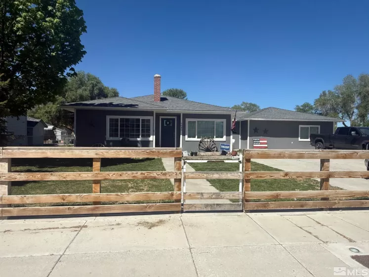 1645 Central, Lovelock, Nevada 89419, 4 Bedrooms Bedrooms, ,2 BathroomsBathrooms,Residential,Residential,Central,250005985