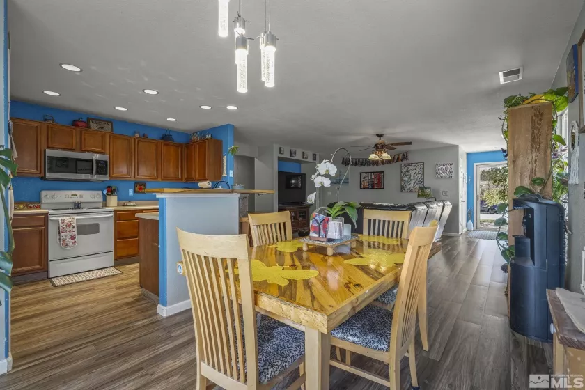 7867 Tulear, Reno, Nevada 89506, 3 Bedrooms Bedrooms, ,2 BathroomsBathrooms,Residential,Residential,Tulear,250005111